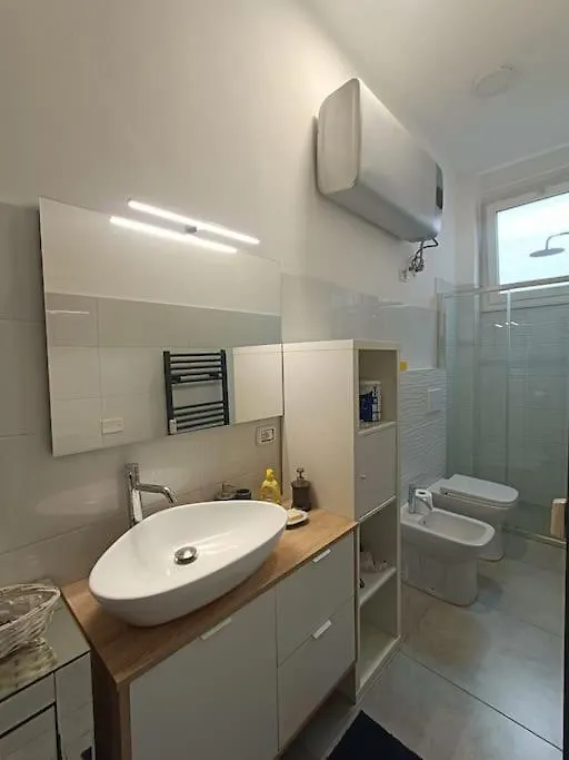Savona Discrit Cozy Apartment Milánó Olaszország